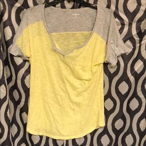 V-neck Pocket Tee